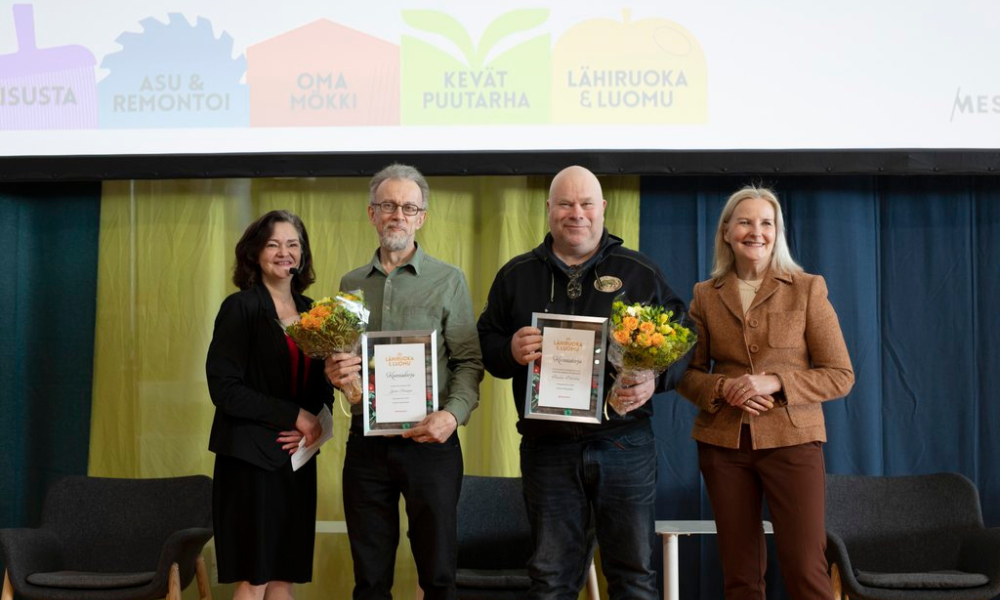 Kuvassa: Kirsi Viljanen (maa- ja metsätalousministeriö), Mikko Ilmoniemi (Jyväs-Hamppu), Antti Niskanen (Pesolan Pihviliha) ja Anni Vepsäläinen (Helsingin Messukeskus).